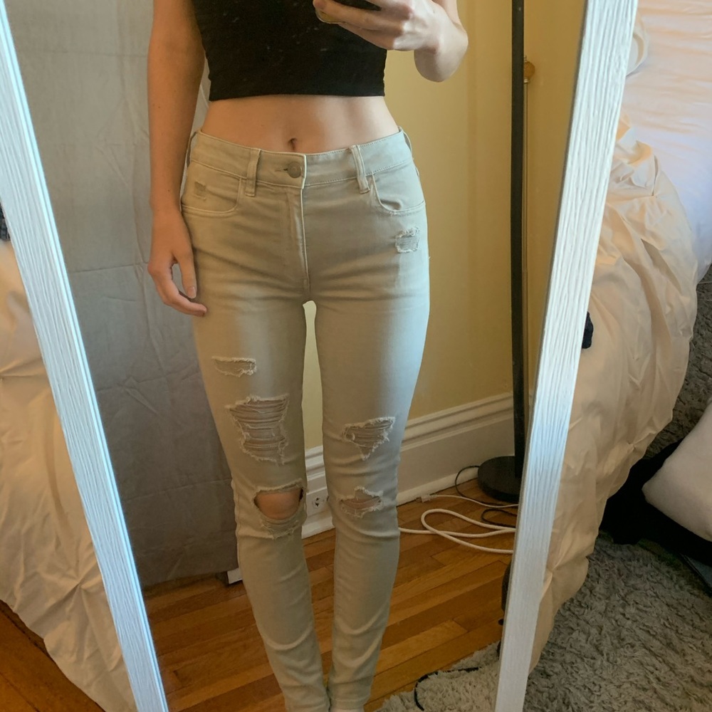 American Eagle High Waisted Ripped Skinny Jean